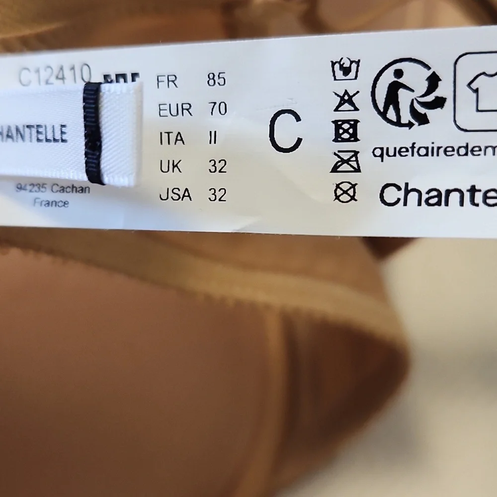 Chantelle Basic Invisible Smooth Custom Fit Bra - Nude Toffee